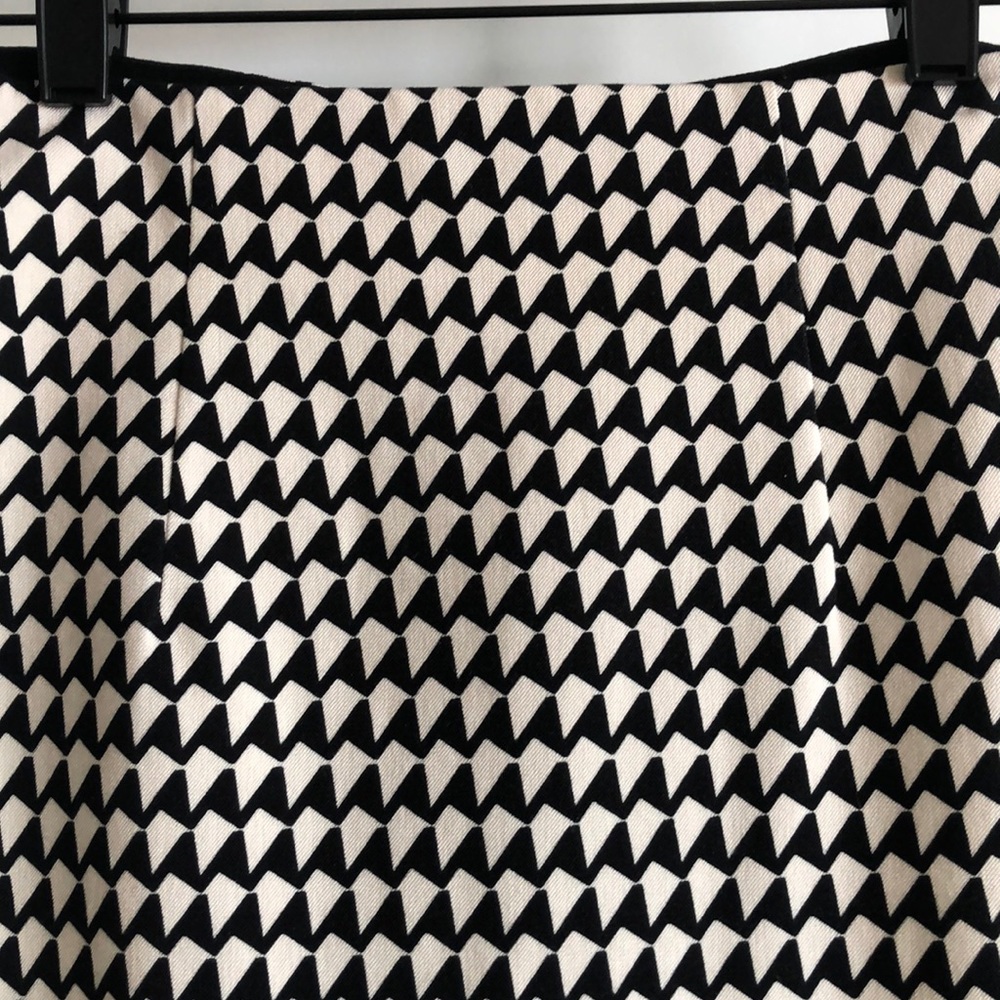 Banana Republic geometric pencil skirt - 0 - Picture 2 of 6